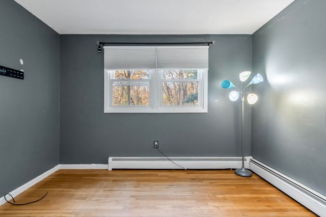 21 Crestwood Circle, Salem, NH 03079