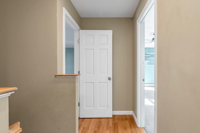 21 Crestwood Circle, Salem, NH 03079