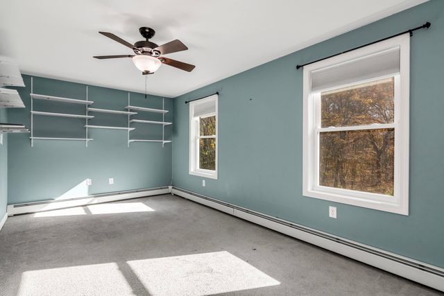 21 Crestwood Circle, Salem, NH 03079