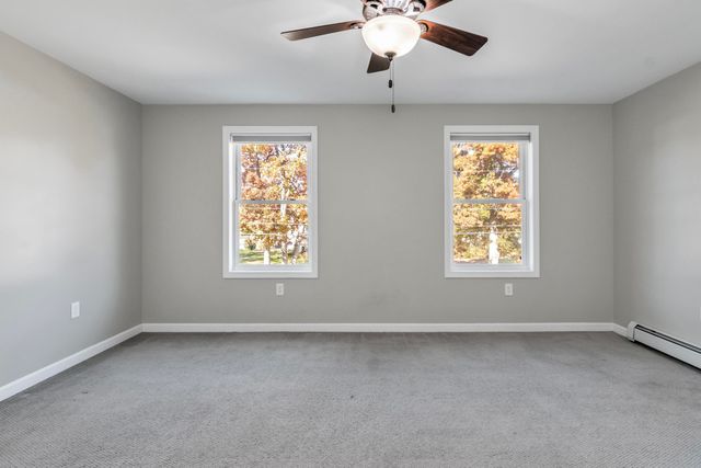 21 Crestwood Circle, Salem, NH 03079