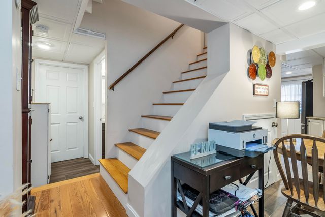 21 Crestwood Circle, Salem, NH 03079