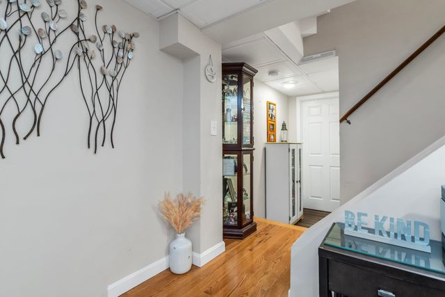 21 Crestwood Circle, Salem, NH 03079