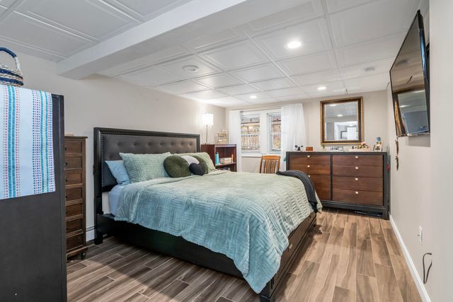 21 Crestwood Circle, Salem, NH 03079