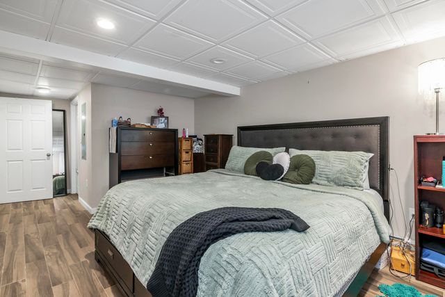 21 Crestwood Circle, Salem, NH 03079