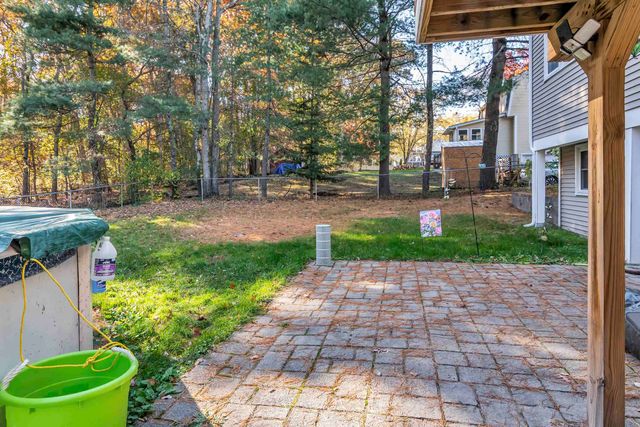 21 Crestwood Circle, Salem, NH 03079