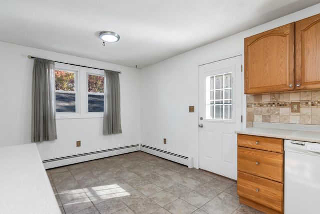 21 Crestwood Circle, Salem, NH 03079