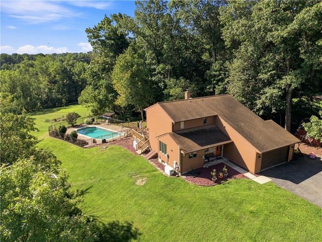 2154 Ranch Road, Slatington Boro, PA 18080
