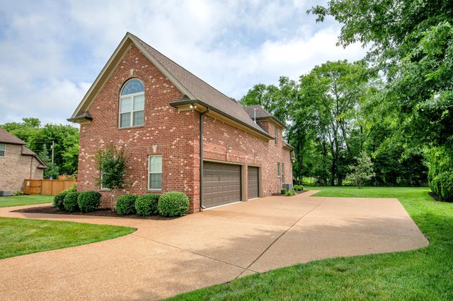 929 Morningstar Ct, Gallatin, TN 37066