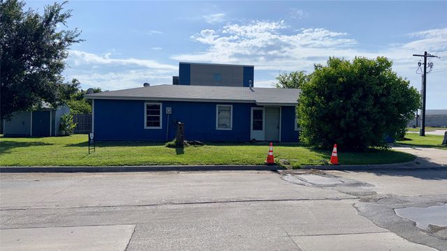 509 N 10th Street, Sanger, TX 76266
