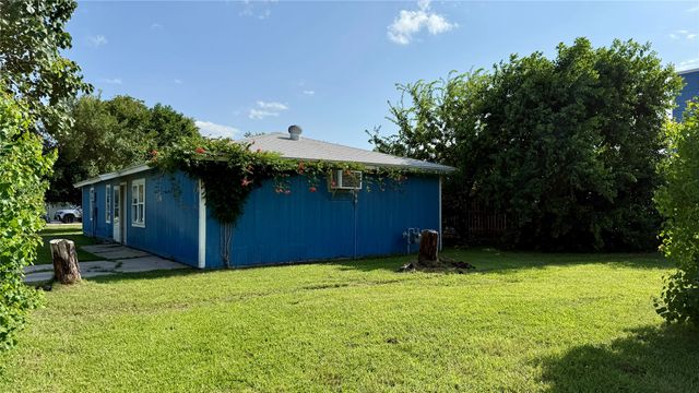509 N 10th Street, Sanger, TX 76266
