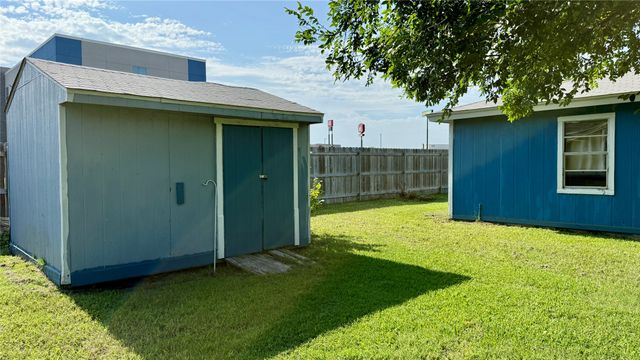 509 N 10th Street, Sanger, TX 76266