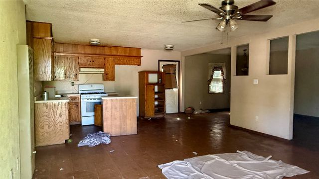 509 N 10th Street, Sanger, TX 76266