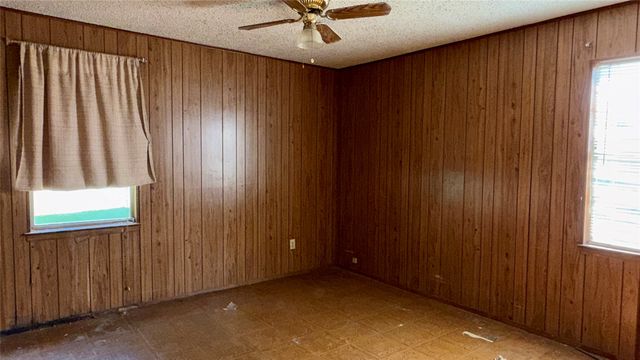509 N 10th Street, Sanger, TX 76266