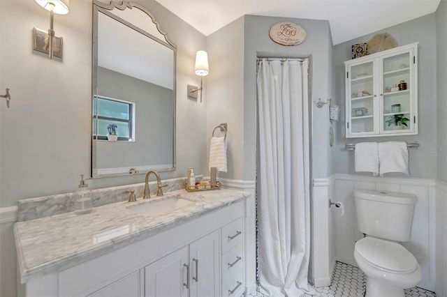 5872 PAUMA COURT, Sarasota, FL 34232