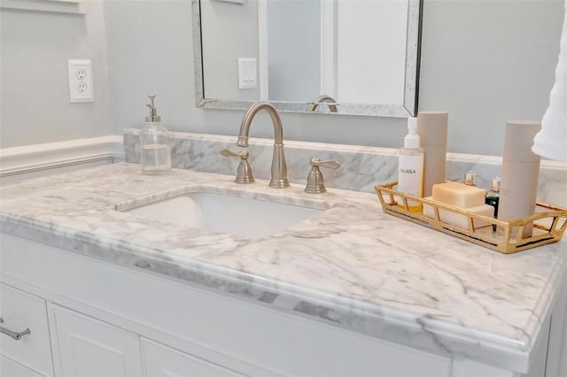 5872 PAUMA COURT, Sarasota, FL 34232