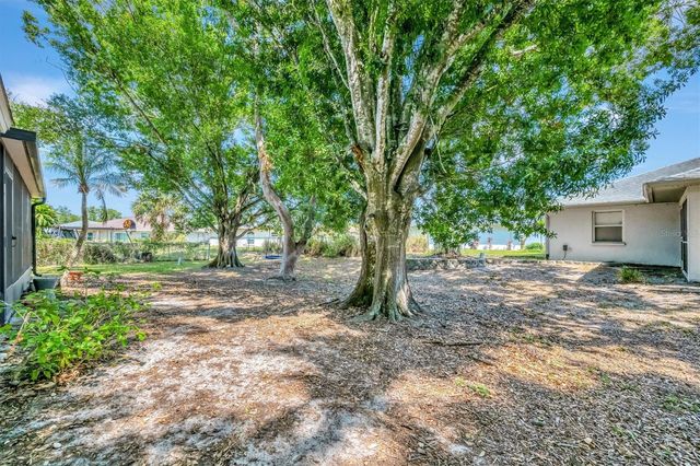 5872 PAUMA COURT, Sarasota, FL 34232