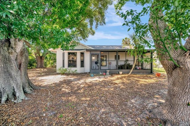5872 PAUMA COURT, Sarasota, FL 34232