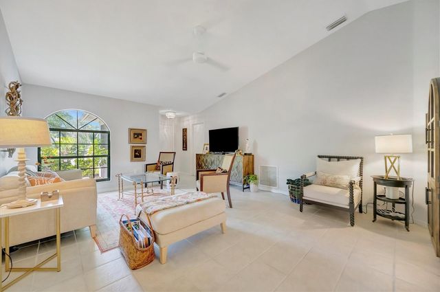 5872 PAUMA COURT, Sarasota, FL 34232
