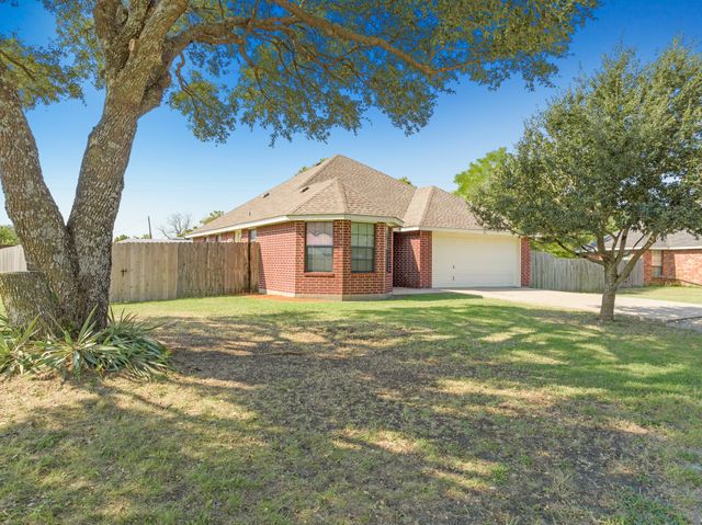 112 Grayson Drive, Itasca, TX 76055