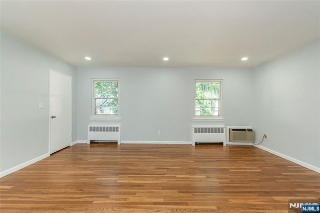 32 Wedgewood Drive 48, Verona, NJ 07044