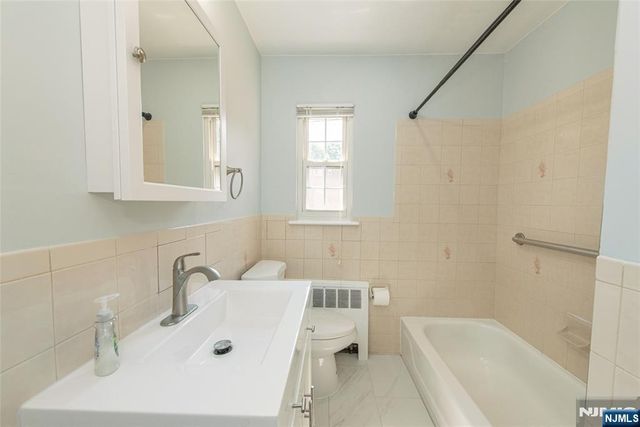 32 Wedgewood Drive 48, Verona, NJ 07044