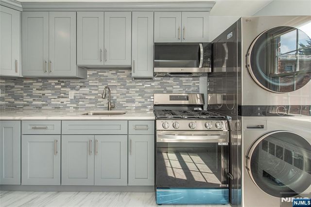 32 Wedgewood Drive 48, Verona, NJ 07044