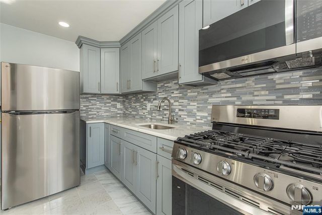 32 Wedgewood Drive 48, Verona, NJ 07044