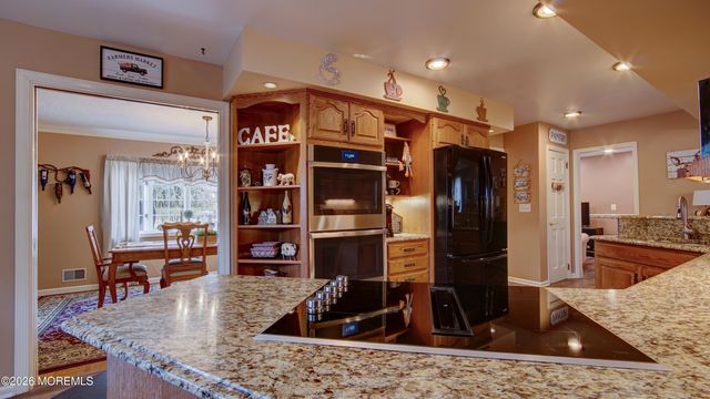 6 Carlisle Court, Manalapan, NJ 07726