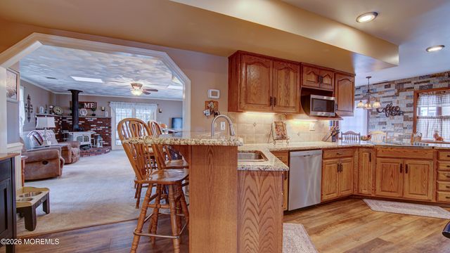 6 Carlisle Court, Manalapan, NJ 07726