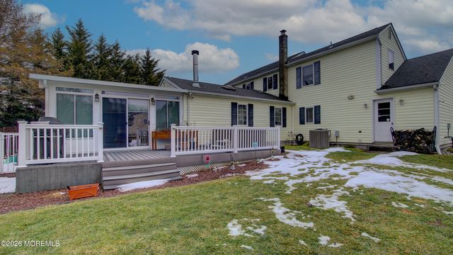 6 Carlisle Court, Manalapan, NJ 07726