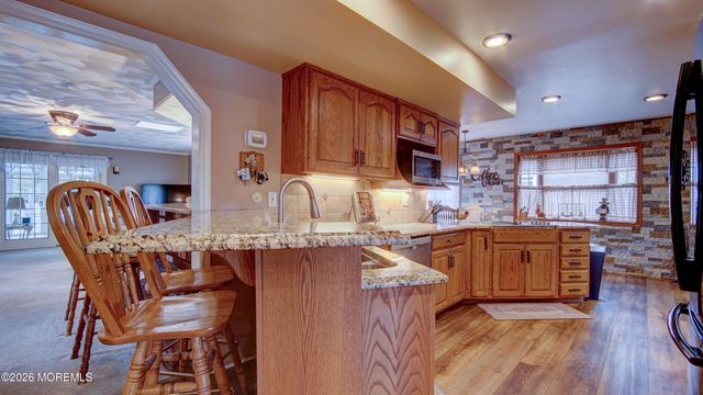 6 Carlisle Court, Manalapan, NJ 07726