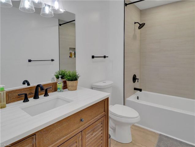4504 Picasso DR, Virginia Beach, VA 23456