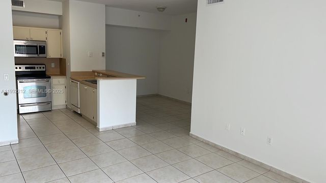 7240 NW 114th Ave 201, Doral, FL 33178