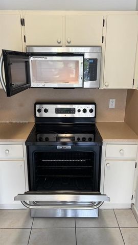 7240 NW 114th Ave 201, Doral, FL 33178