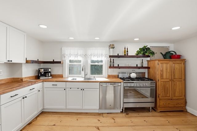 25 Pepperell Road, Brookline, NH 03033