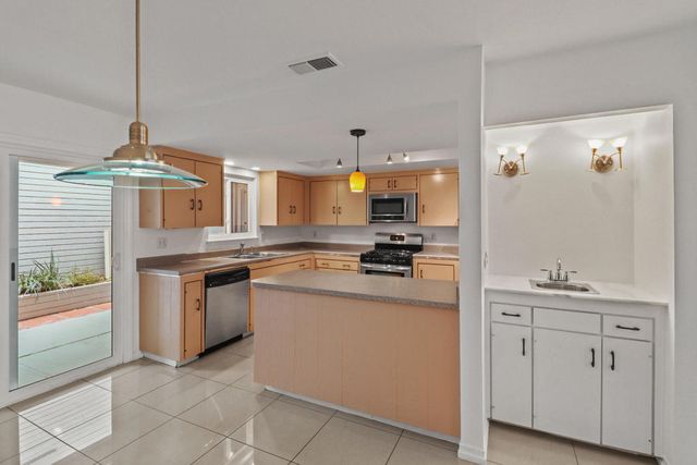 2518 S Sierra Madre, Palm Springs, CA 92264