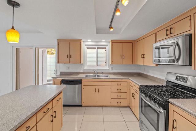 2518 S Sierra Madre, Palm Springs, CA 92264