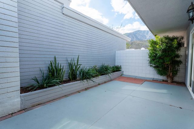 2518 S Sierra Madre, Palm Springs, CA 92264