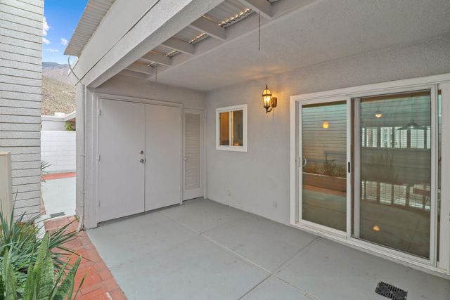 2518 S Sierra Madre, Palm Springs, CA 92264