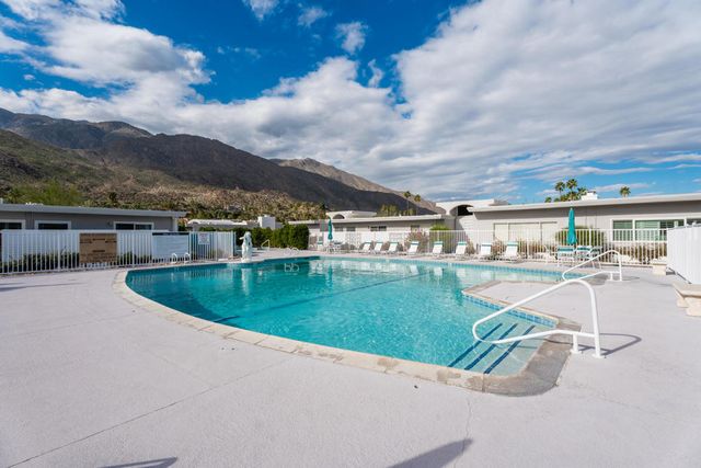 2518 S Sierra Madre, Palm Springs, CA 92264