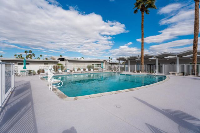 2518 S Sierra Madre, Palm Springs, CA 92264
