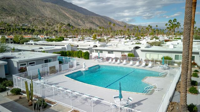 2518 S Sierra Madre, Palm Springs, CA 92264