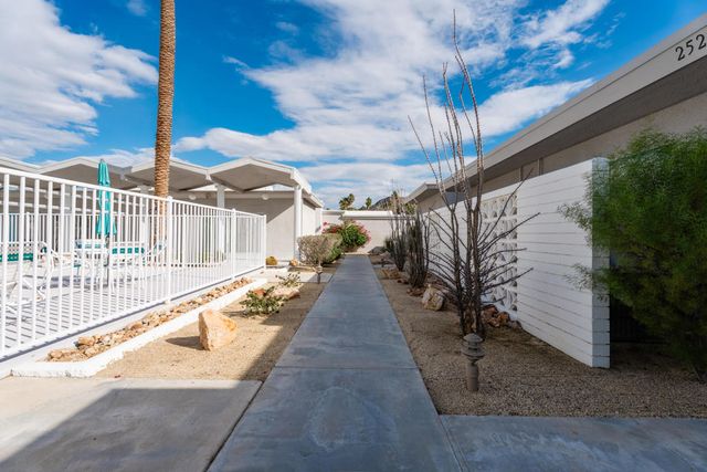 2518 S Sierra Madre, Palm Springs, CA 92264