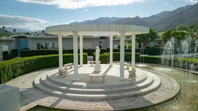 2518 S Sierra Madre, Palm Springs, CA 92264