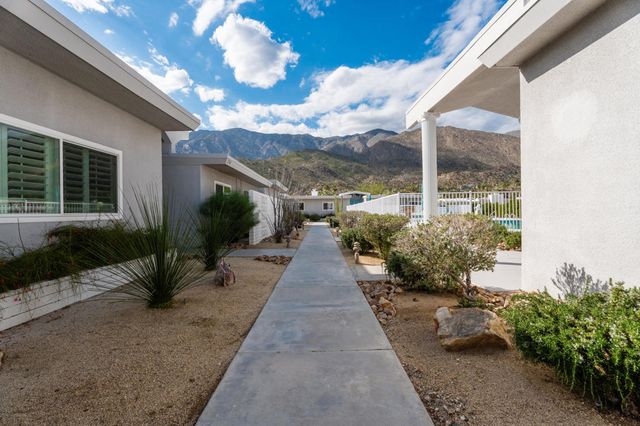2518 S Sierra Madre, Palm Springs, CA 92264