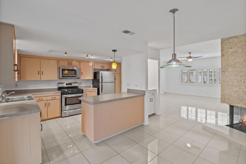 2518 S Sierra Madre, Palm Springs, CA 92264