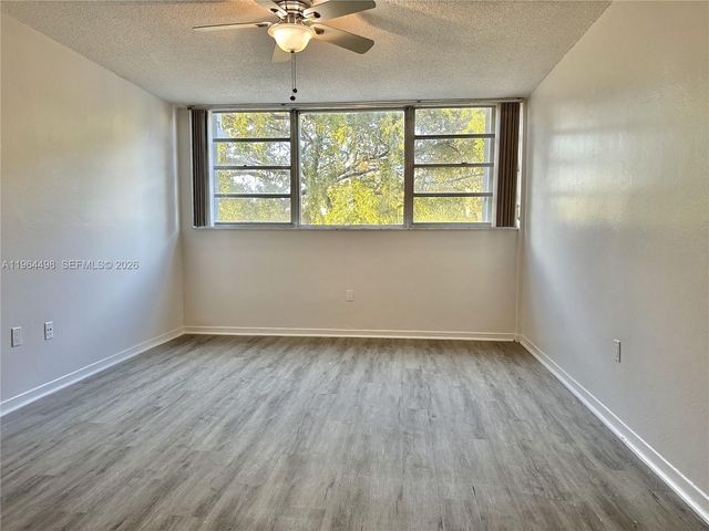 1470 NE 125th Terrace 210, North Miami, FL 33161