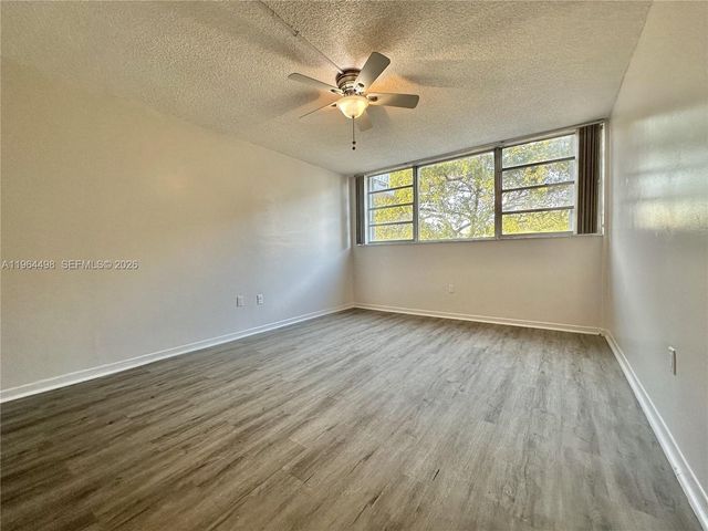 1470 NE 125th Terrace 210, North Miami, FL 33161