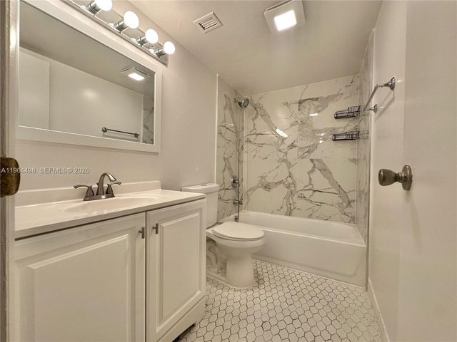 1470 NE 125th Terrace 210, North Miami, FL 33161