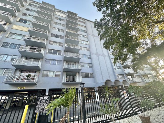 1470 NE 125th Terrace 210, North Miami, FL 33161